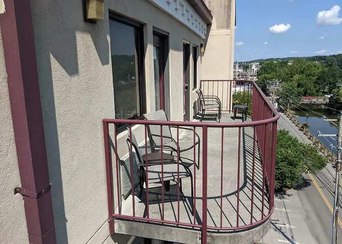 Riverside Tower