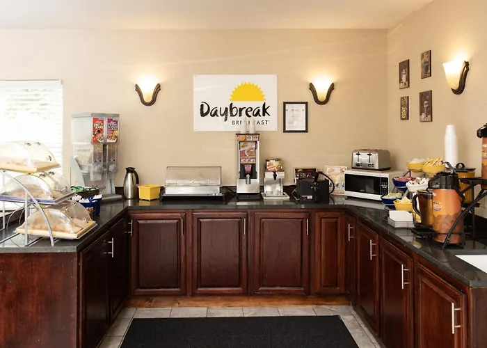 Days Inn By Wyndham Fairmont
