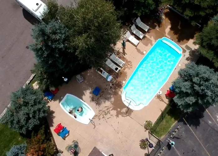 The Steamboat Hotel