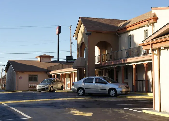 Royalinn & Suites