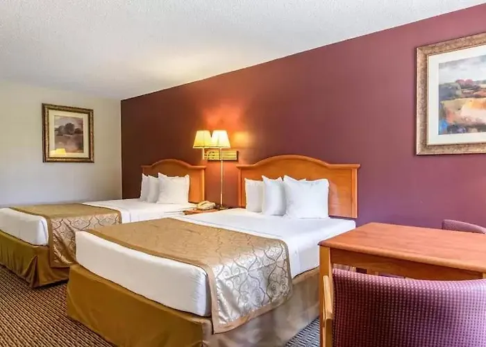 The Parkwood Inn & Suites
