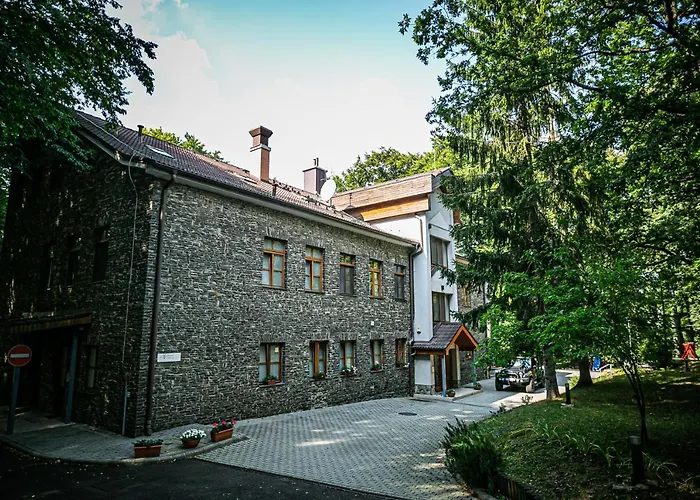 4 Evszak Hegyihotel