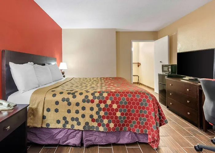 Clarion Inn Brunswick